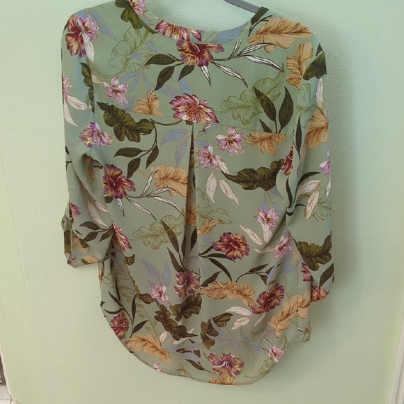 Daniel Rainn Green Floral Relaxed Blouse - Picture 3 of 5